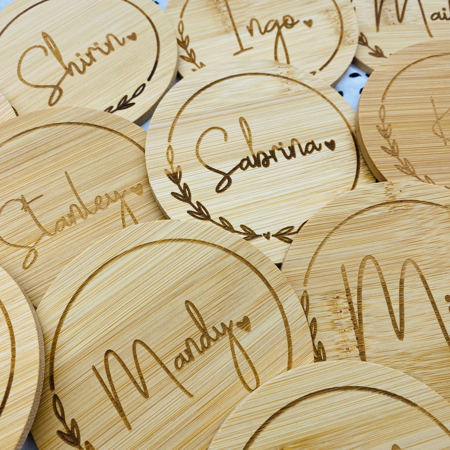 personalisierter Untersetzer aus Bambus | individuelles Geschenk zur Hochzeit oder zum Geburtstag | Untersetzer für Unternehmen