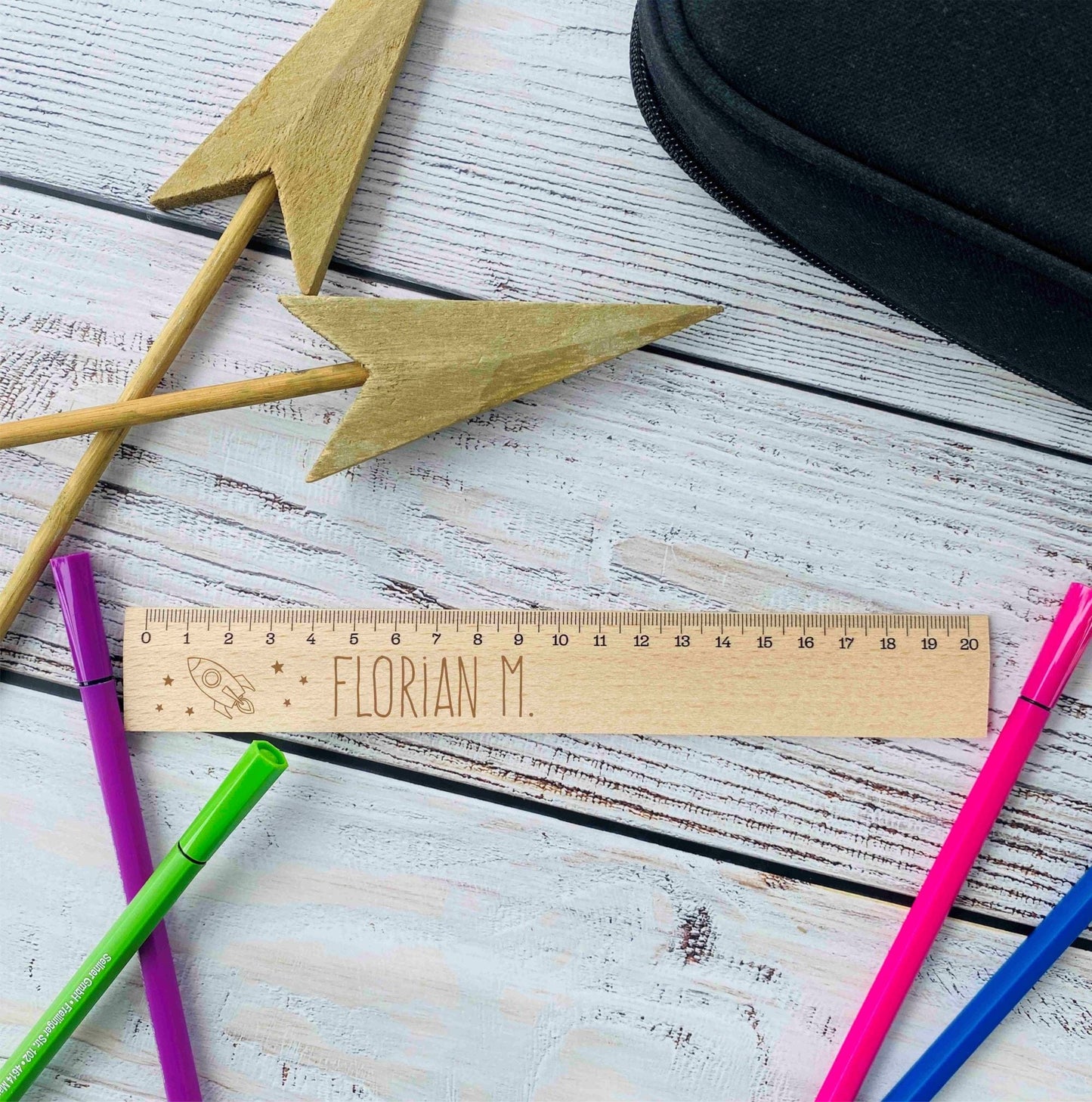 personalisiertes Lineal aus Holz | Geschenk zur Einschulung oder für die Schultüte | Schulkind | Messlatte 20cm | personalisiert mit Namen