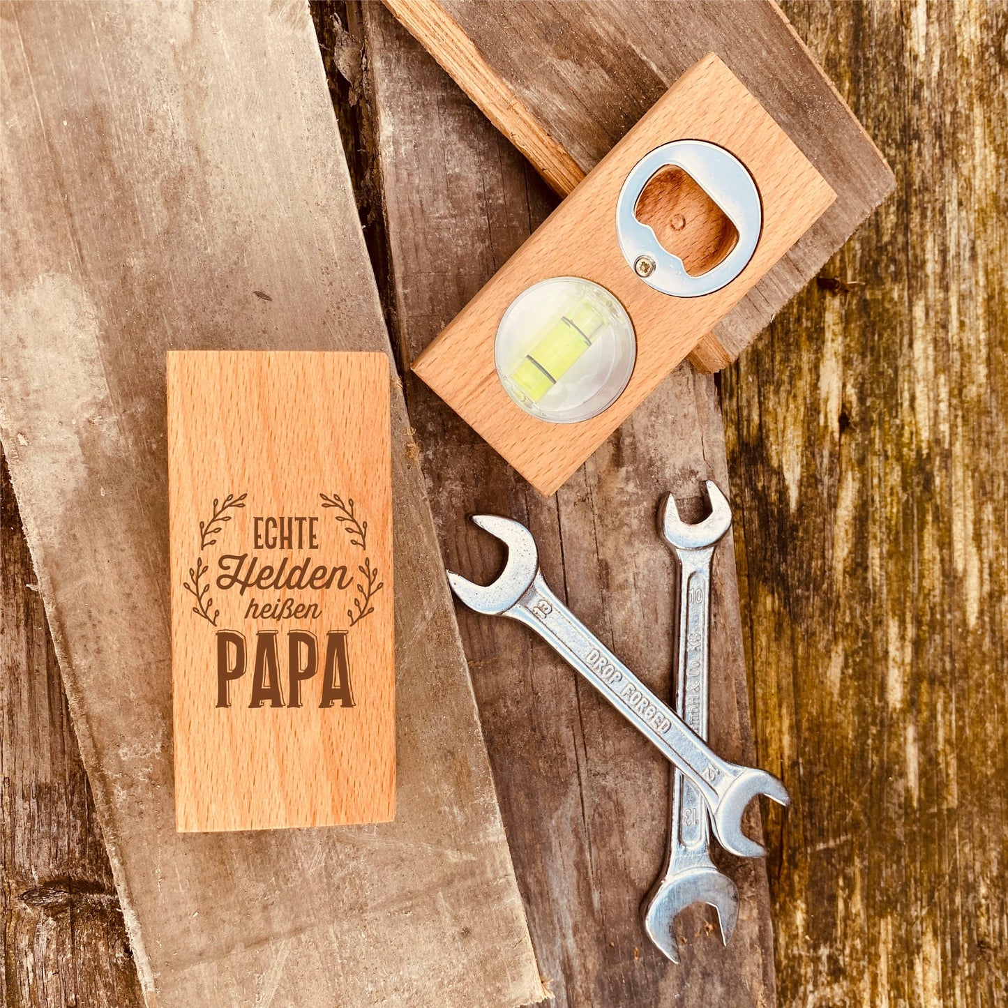 Flaschenöffner aus Holz mit Gravur | Geschenke für Bierliebhaber | personalisierter Flaschenöffner | Geschenk zum Vatertag