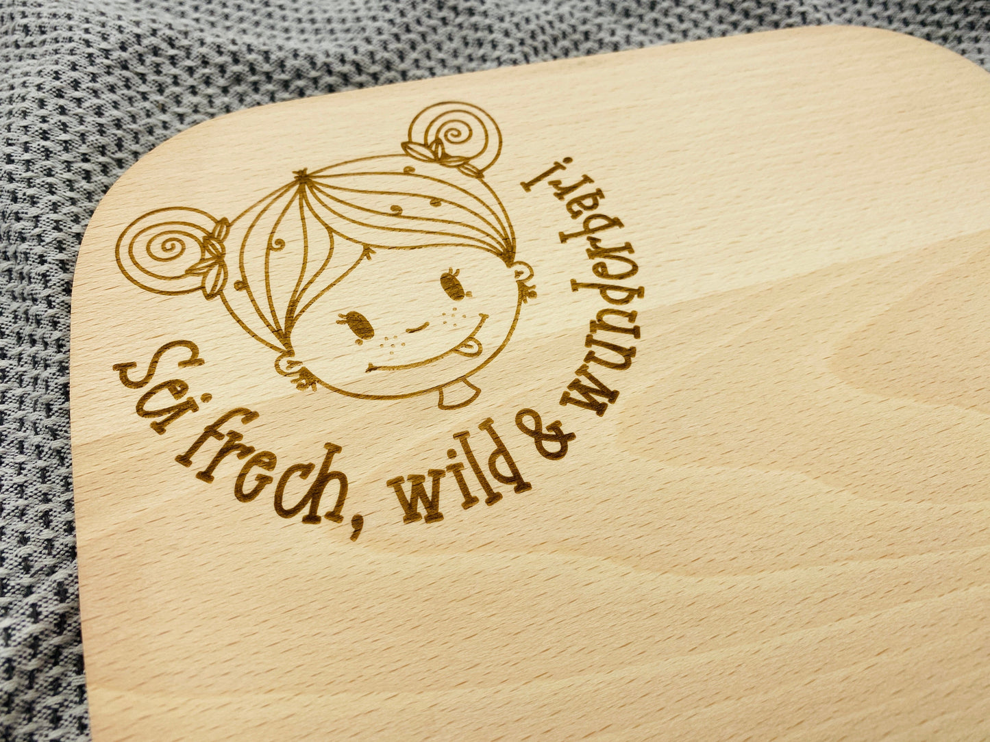 Frühstücksbrett Mädchen frech wild Schneidebrett Geschenk
