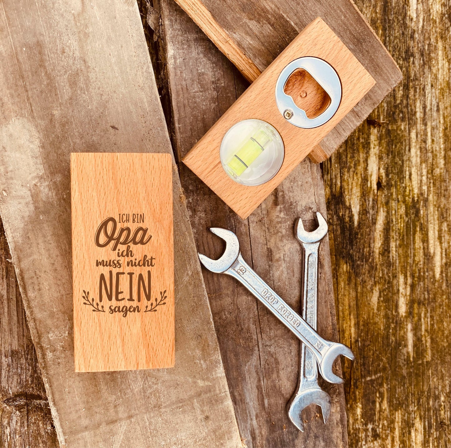 Flaschenöffner aus Holz mit Gravur | Geschenke für Bierliebhaber | personalisierter Flaschenöffner | Geschenk zum Vatertag