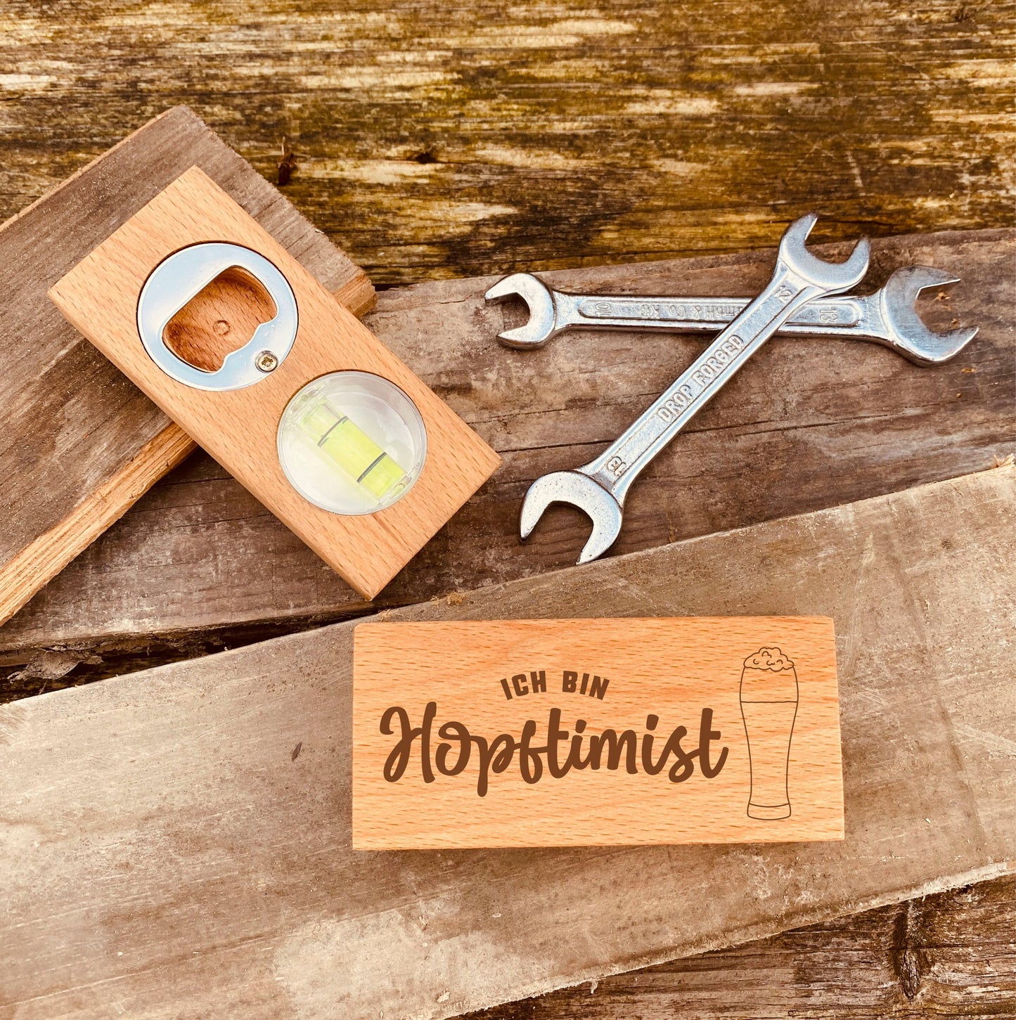 Flaschenöffner aus Holz mit Gravur | Geschenke für Bierliebhaber | personalisierter Flaschenöffner | Geschenk zum Vatertag