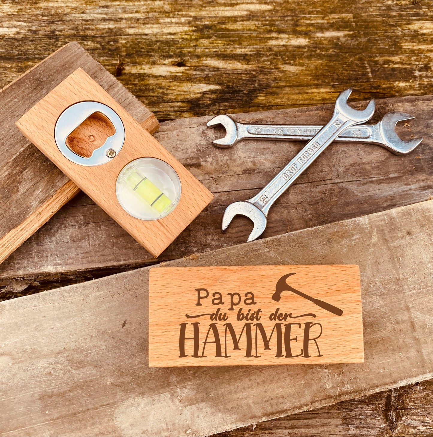 Flaschenöffner aus Holz mit Gravur | Geschenke für Bierliebhaber | personalisierter Flaschenöffner | Geschenk zum Vatertag