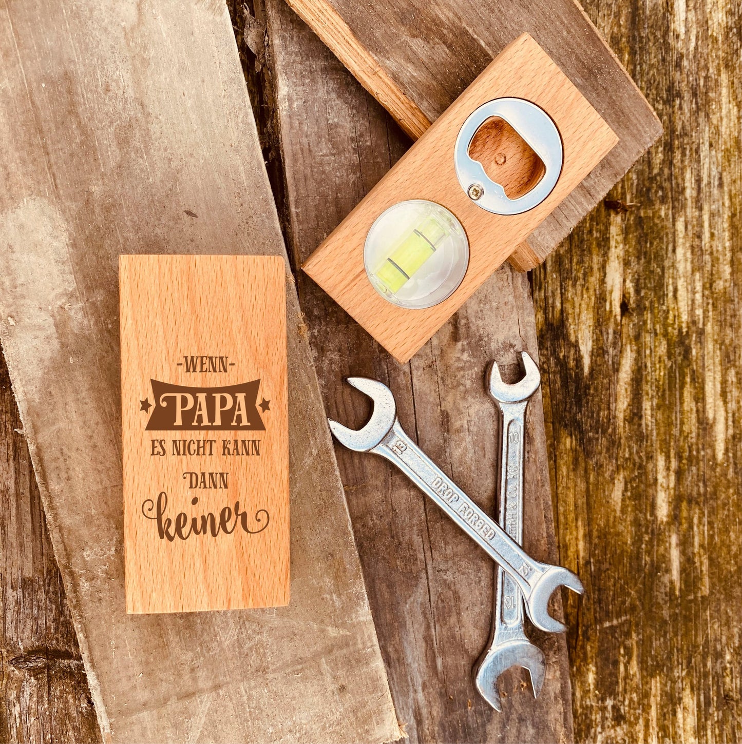 Flaschenöffner aus Holz mit Gravur | Geschenke für Bierliebhaber | personalisierter Flaschenöffner | Geschenk zum Vatertag