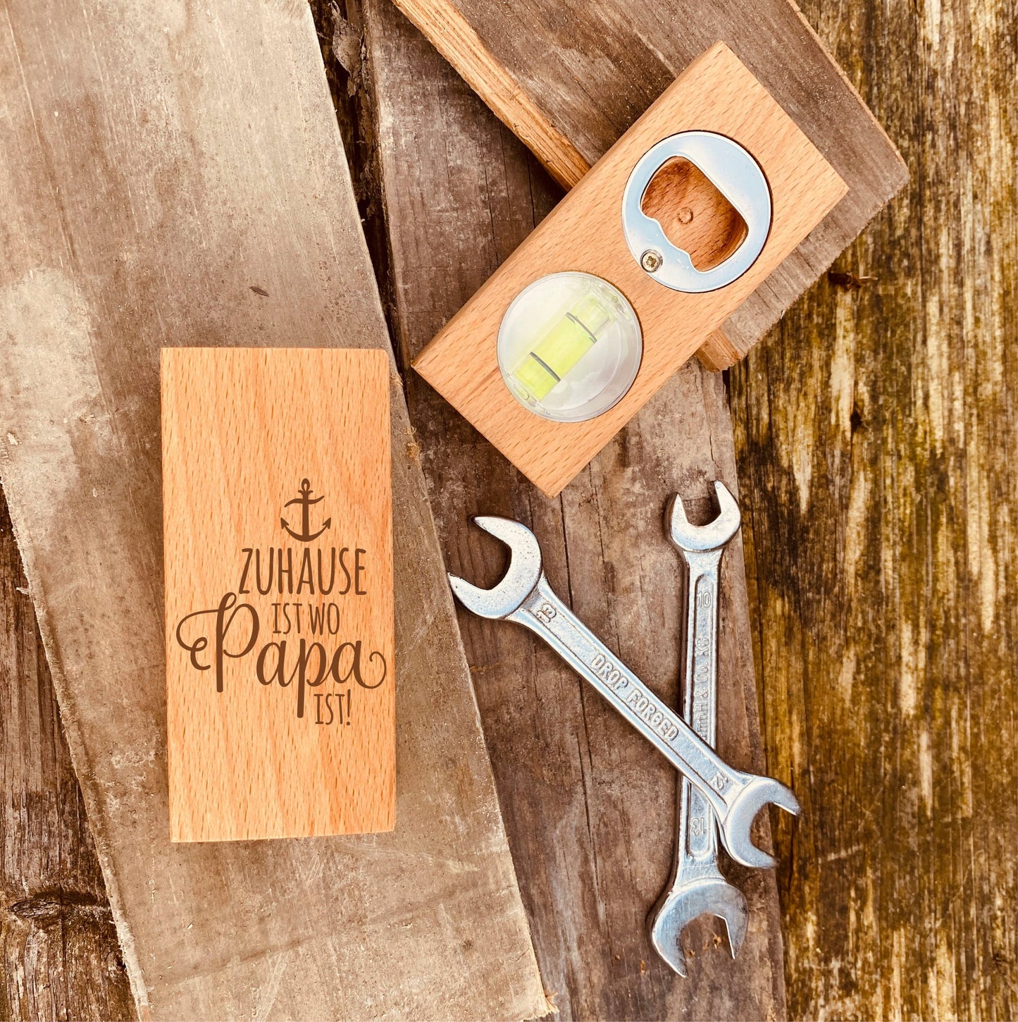 Flaschenöffner aus Holz mit Gravur | Geschenke für Bierliebhaber | personalisierter Flaschenöffner | Geschenk zum Vatertag