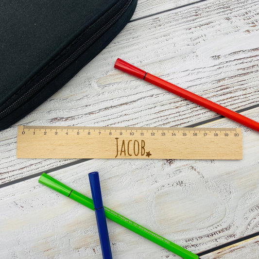 personalisiertes Lineal aus Holz | Geschenk zur Einschulung oder für die Schultüte | Schulkind | Messlatte 20cm |  personalisiert mit Namen