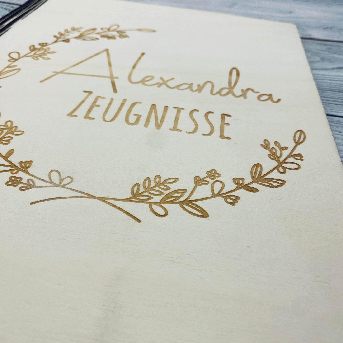Zeugnismappe personalisiert aus Holz | Geschenk zum Schulstart | Zeugnisordner mit Namen | Einschulungsgeschenk für Mädchen und Jungen