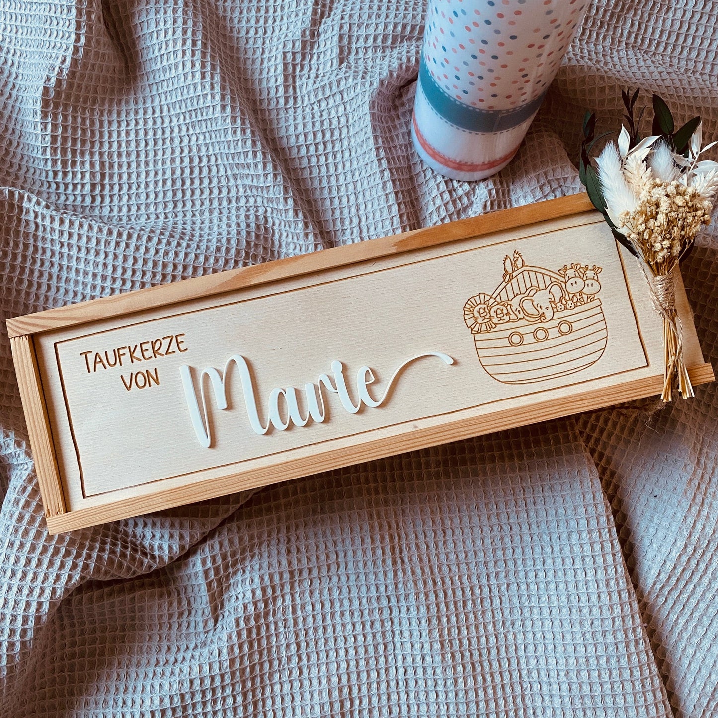 Personalisierte Aufbewahrungsbox für Taufkerzen – Individuelle Kerzenbox mit Namen für unvergessliche Erinnerungen