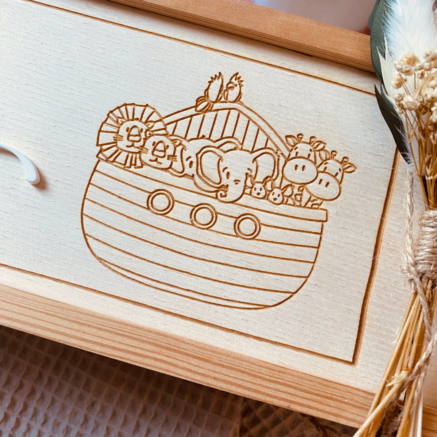 Personalisierte Aufbewahrungsbox für Taufkerzen – Individuelle Kerzenbox mit Namen für unvergessliche Erinnerungen