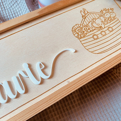 Personalisierte Aufbewahrungsbox für Taufkerzen – Individuelle Kerzenbox mit Namen für unvergessliche Erinnerungen