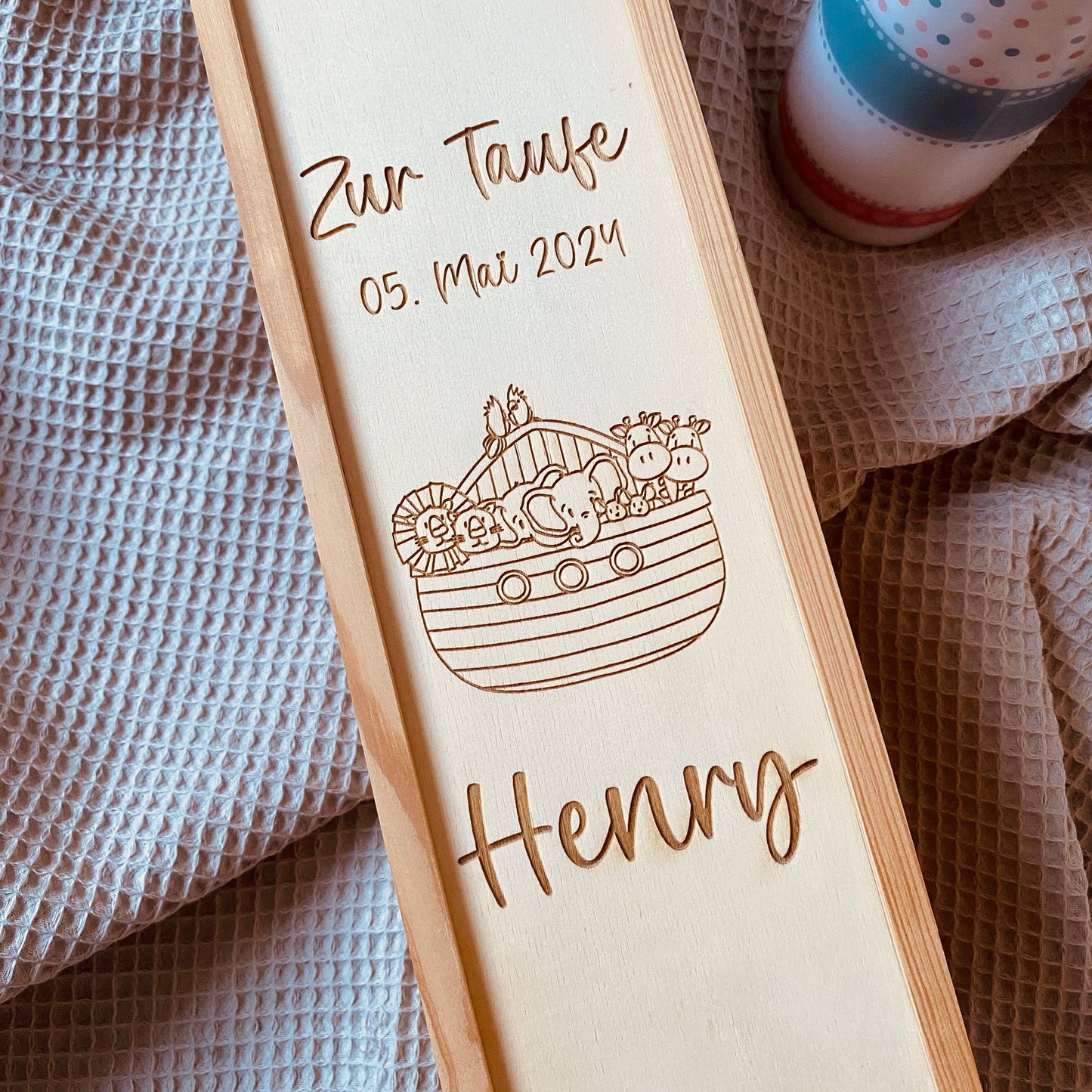 Personalisierte Aufbewahrungsbox für Taufkerzen – Individuelle Kerzenbox mit Namen für unvergessliche Erinnerungen