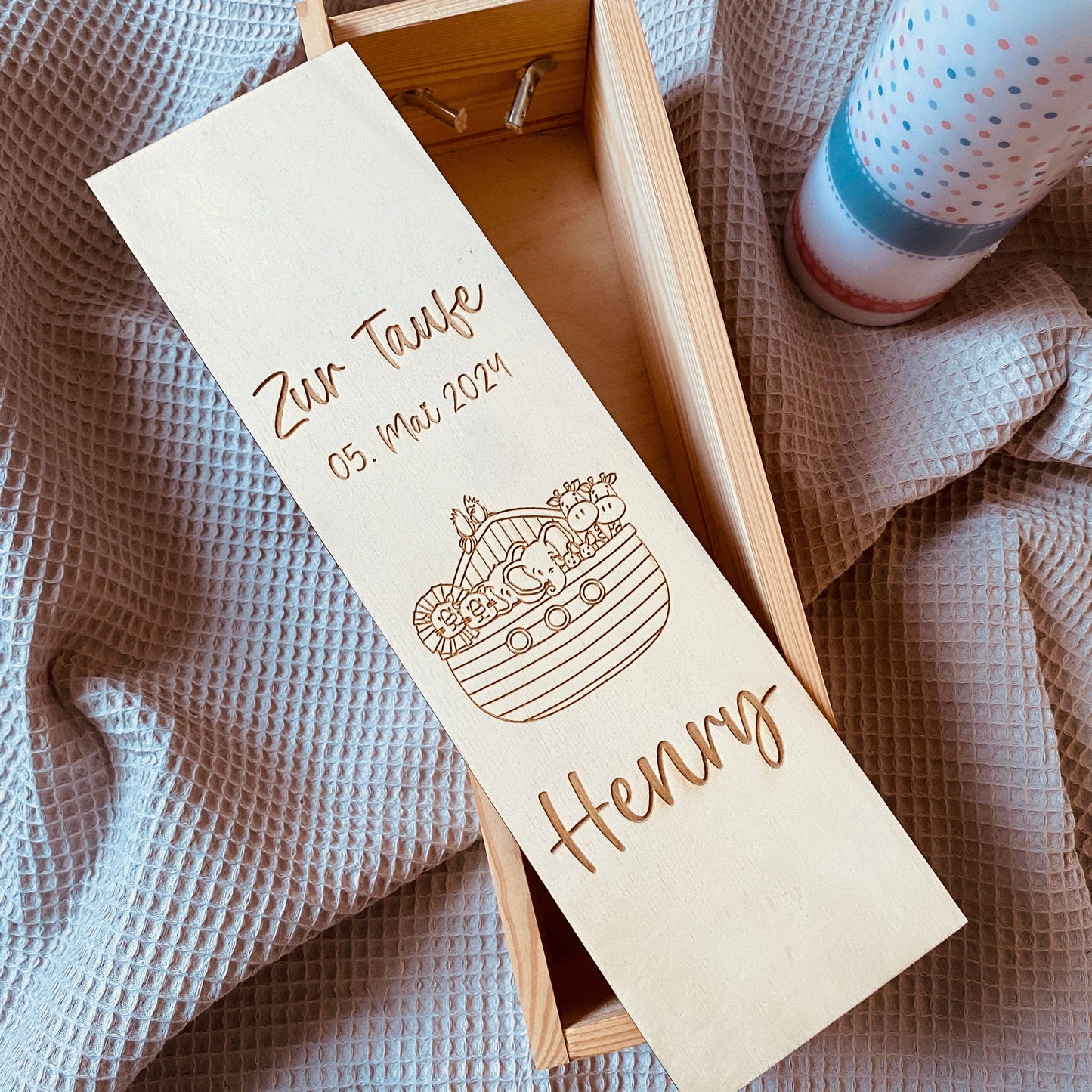 Personalisierte Aufbewahrungsbox für Taufkerzen – Individuelle Kerzenbox mit Namen für unvergessliche Erinnerungen