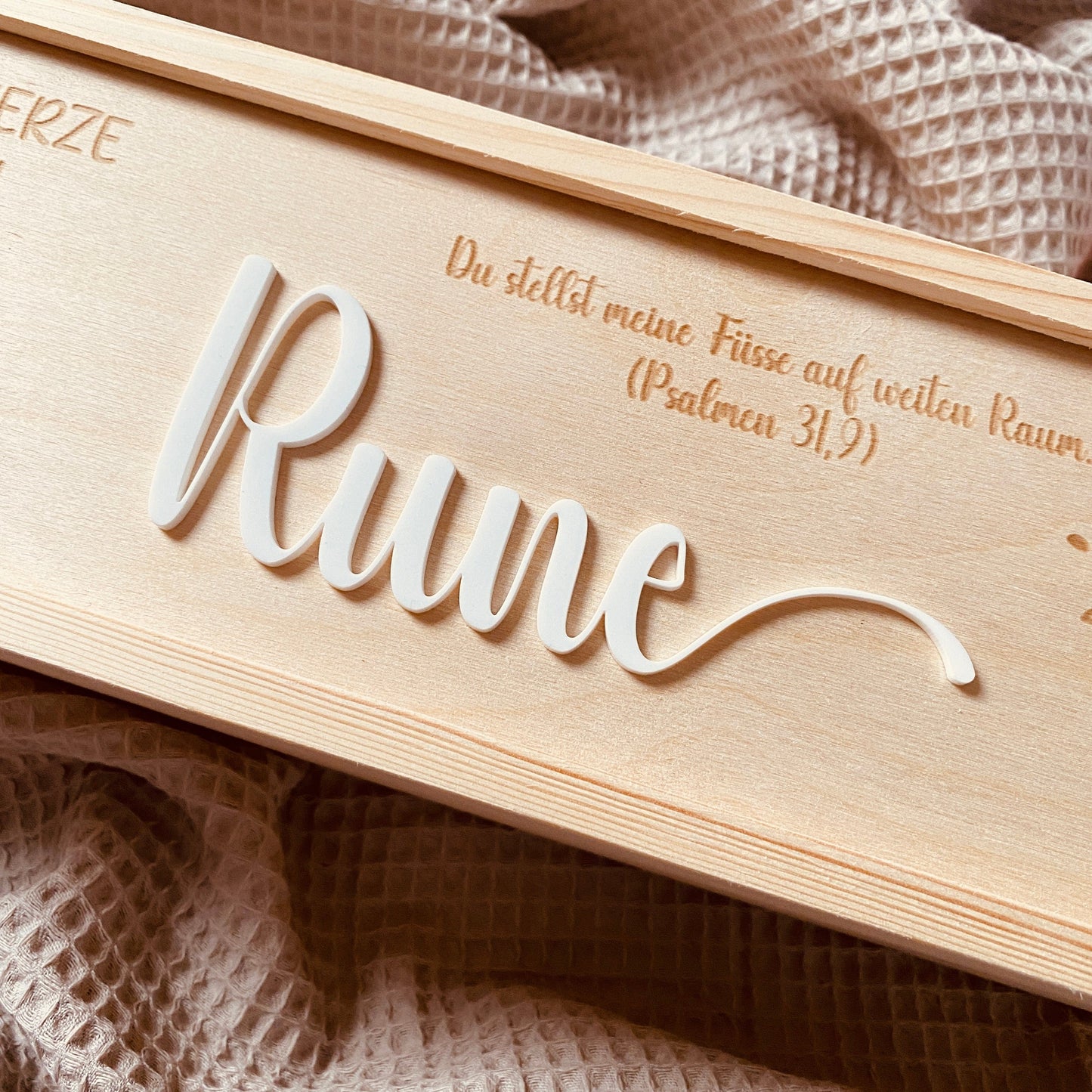 Personalisierte Aufbewahrungsbox für Taufkerzen – Individuelle Kerzenbox mit Namen für unvergessliche Erinnerungen