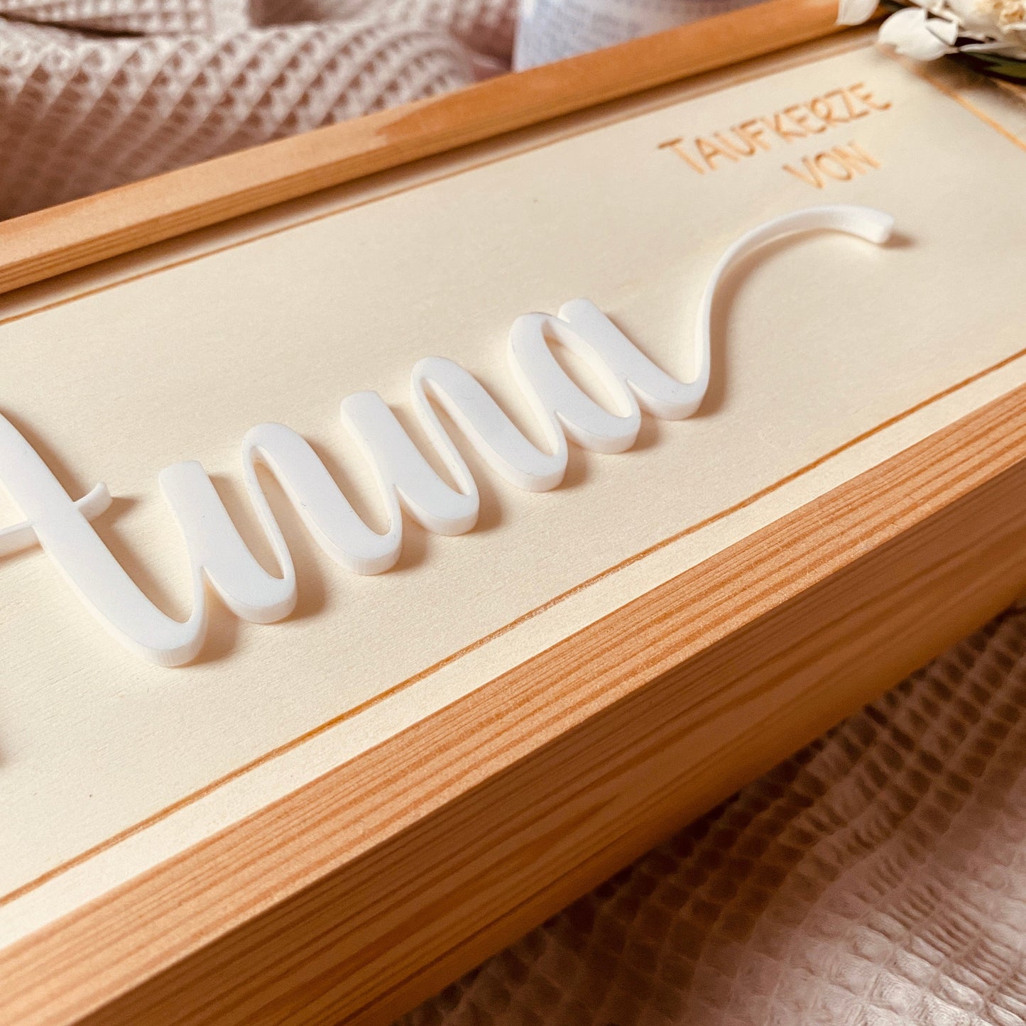 Personalisierte Aufbewahrungsbox für Taufkerzen – Individuelle Kerzenbox mit Namen für unvergessliche Erinnerungen