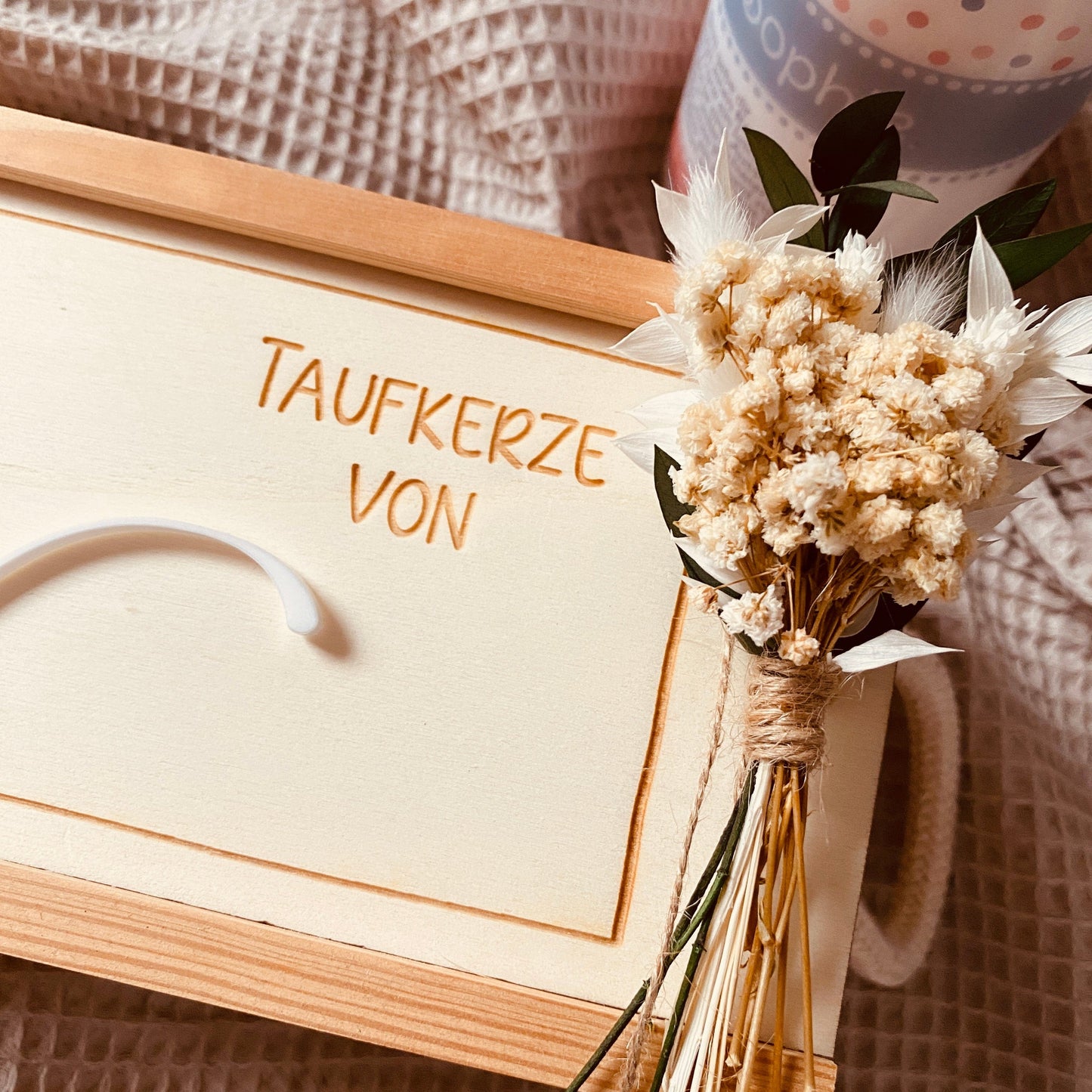 Personalisierte Aufbewahrungsbox für Taufkerzen – Individuelle Kerzenbox mit Namen für unvergessliche Erinnerungen