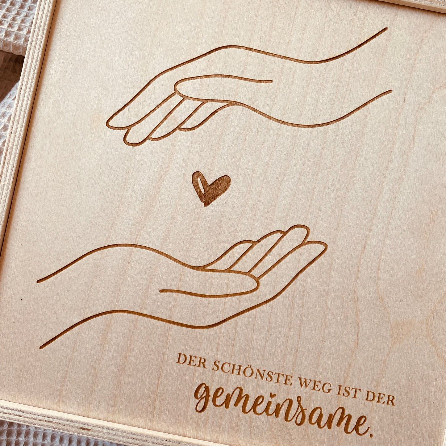 Holz‑Erinnerungskiste zur Hochzeit 20×20 cm – graviert mit Motiv & Spruch – besonderes Geschenk für Brautpaar und Trauzeugen
