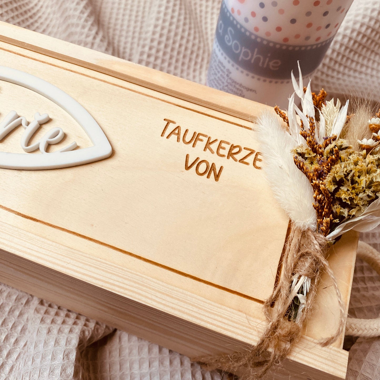 Aufbewahrungsbox für Taufkerzen | personalisierte Kerzenbox mit Namen | Holzkiste mit Gravur für die Taufkerze