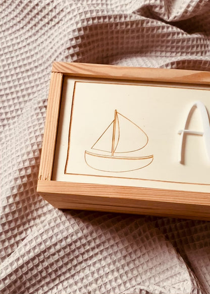 Personalisierte Aufbewahrungsbox für Taufkerzen – Individuelle Kerzenbox mit Namen für unvergessliche Erinnerungen